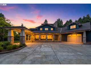19335 SUNCREST Dr, West Linn, OR 97068