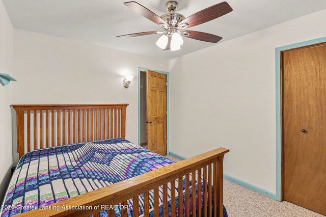 139 Oakwood Street, Grand Ledge, MI 48837