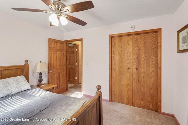 139 Oakwood Street, Grand Ledge, MI 48837