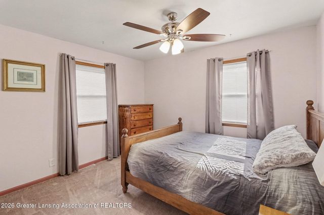 139 Oakwood Street, Grand Ledge, MI 48837