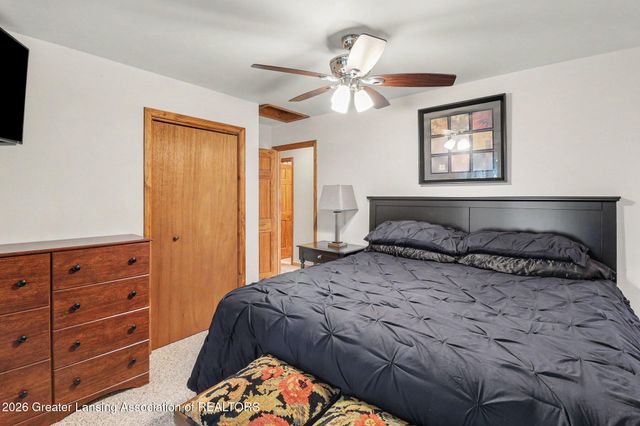 139 Oakwood Street, Grand Ledge, MI 48837