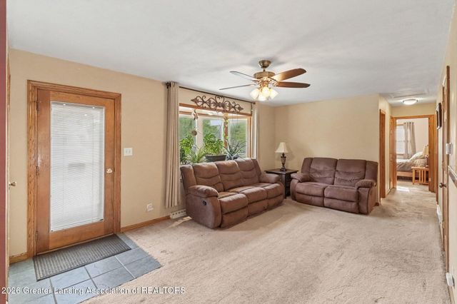 139 Oakwood Street, Grand Ledge, MI 48837