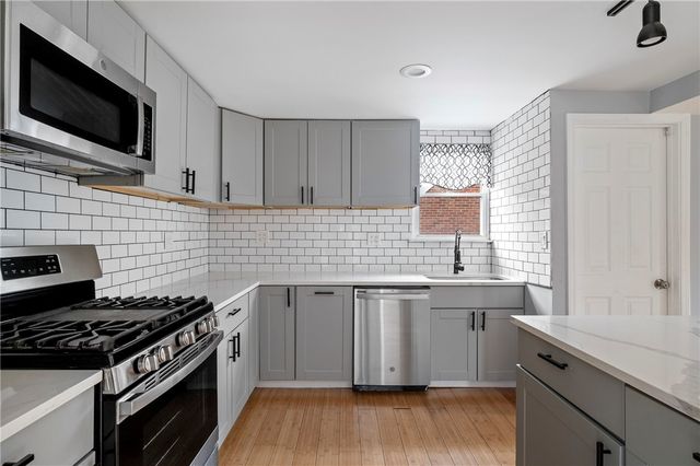 126 8th Ave, Ross Twp, PA 15229