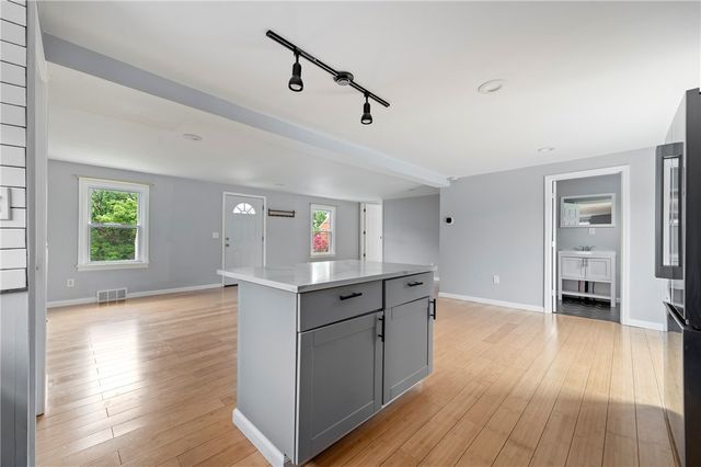 126 8th Ave, Ross Twp, PA 15229