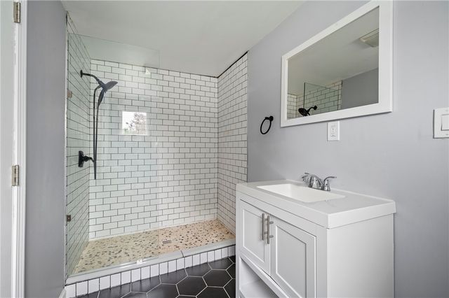 126 8th Ave, Ross Twp, PA 15229
