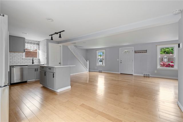 126 8th Ave, Ross Twp, PA 15229