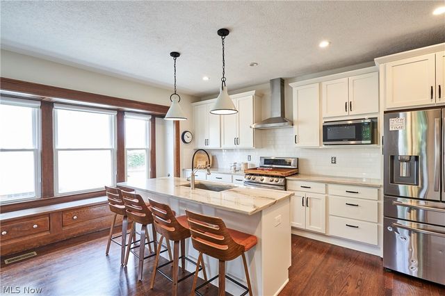 1666 Lincoln Avenue, Lakewood, OH 44107