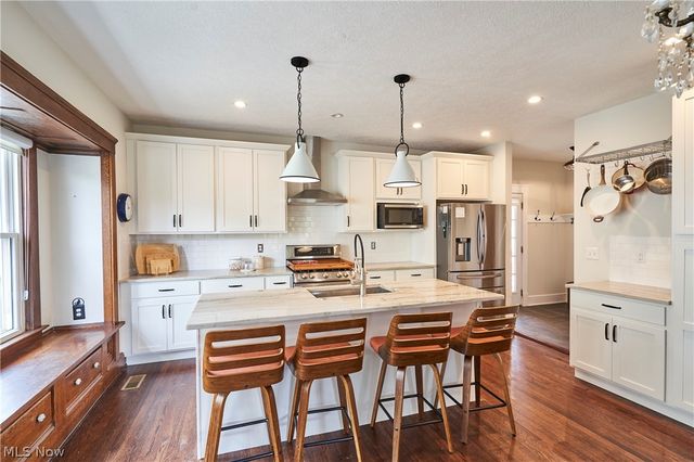 1666 Lincoln Avenue, Lakewood, OH 44107