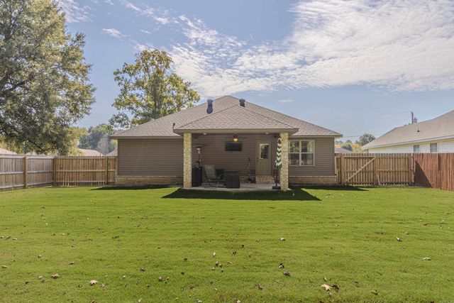 1201 William Hall, Paragould, AR 72450