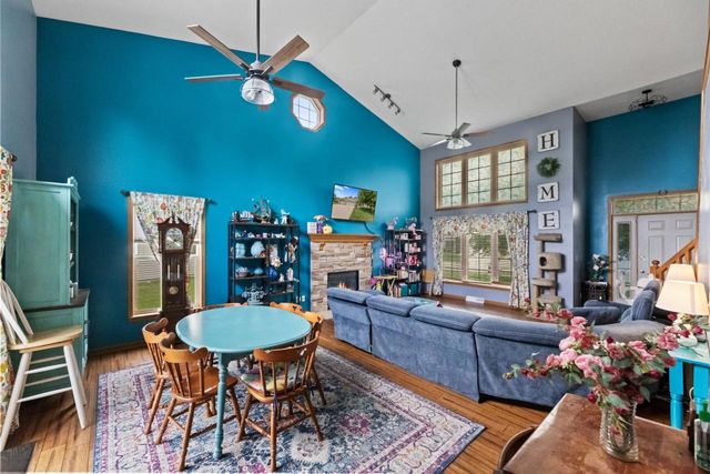 104 Chapel Hill DRIVE, Johnson Creek, WI 53038