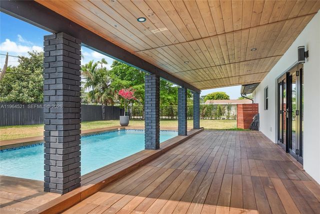 8270 SW 130th St, Pinecrest, FL 33156