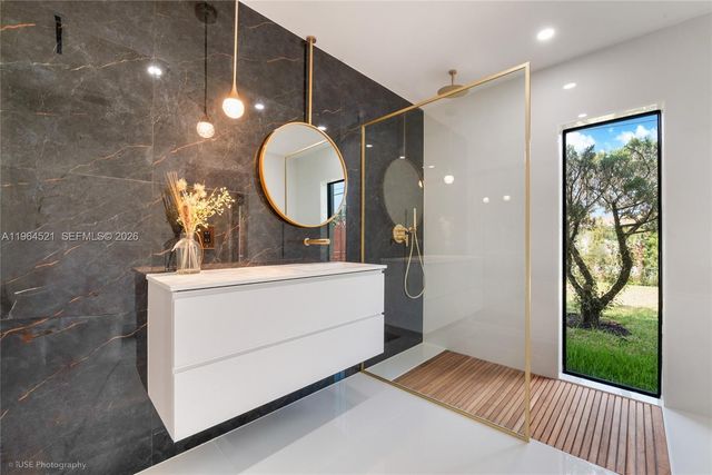 8270 SW 130th St, Pinecrest, FL 33156