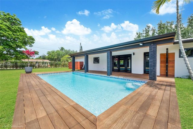 8270 SW 130th St, Pinecrest, FL 33156