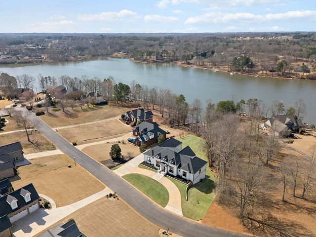 314 shoreview Drive, Chesnee, SC 29323
