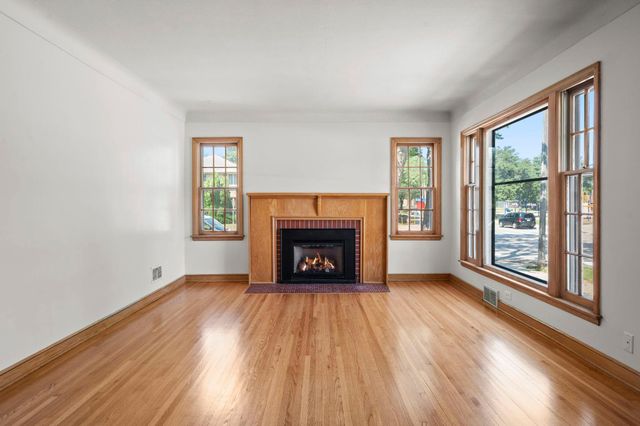 4366 Thomas Avenue N, Minneapolis, MN 55412