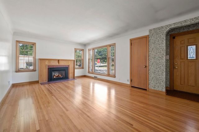 4366 Thomas Avenue N, Minneapolis, MN 55412