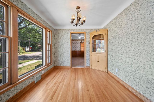 4366 Thomas Avenue N, Minneapolis, MN 55412