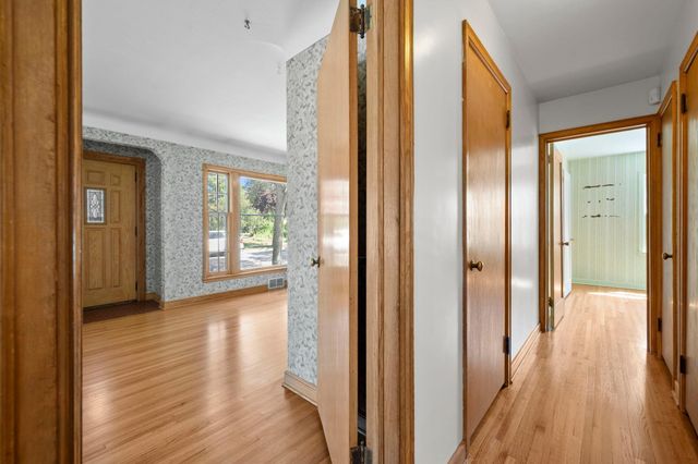 4366 Thomas Avenue N, Minneapolis, MN 55412