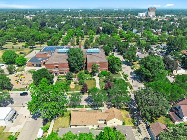 4366 Thomas Avenue N, Minneapolis, MN 55412