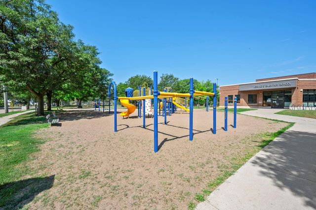 4366 Thomas Avenue N, Minneapolis, MN 55412