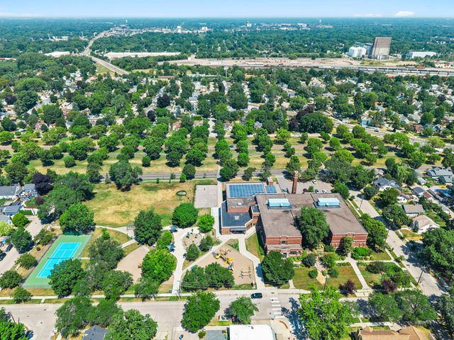 4366 Thomas Avenue N, Minneapolis, MN 55412