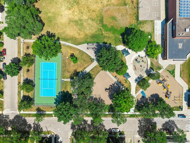4366 Thomas Avenue N, Minneapolis, MN 55412