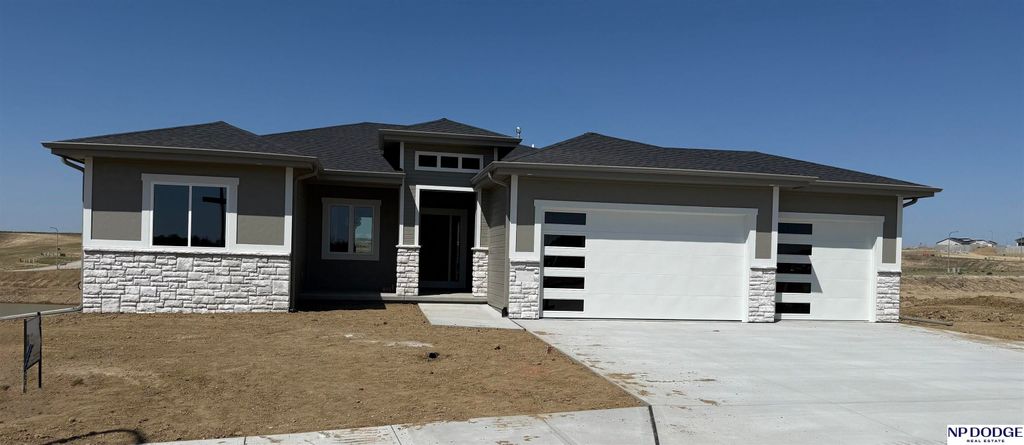 11116 S 220 Street, Gretna, NE 68028