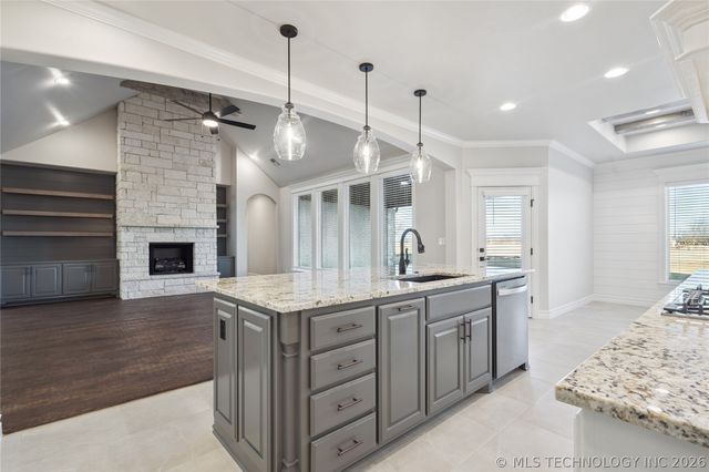 8167 S White Fang Court, Broken Arrow, OK 74014