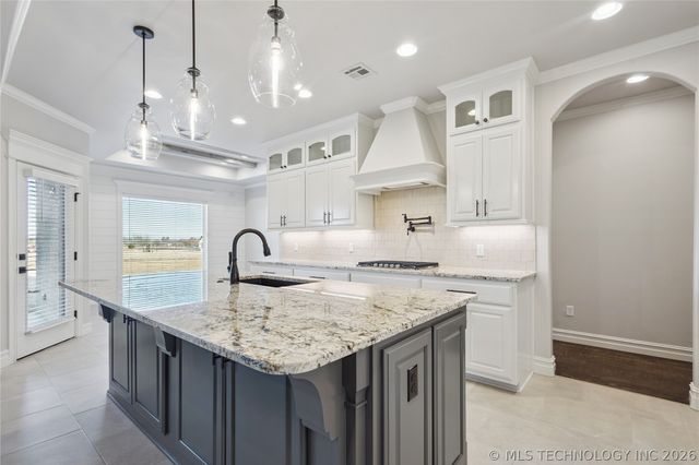 8167 S White Fang Court, Broken Arrow, OK 74014