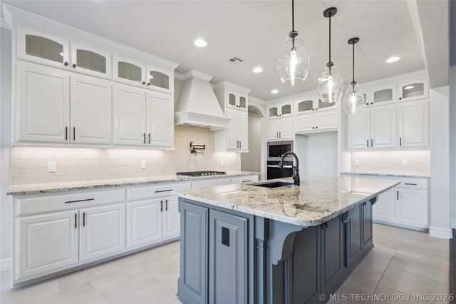 8167 S White Fang Court, Broken Arrow, OK 74014