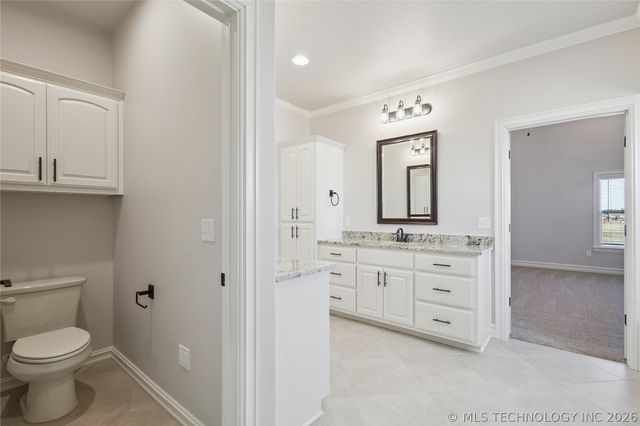 8167 S White Fang Court, Broken Arrow, OK 74014