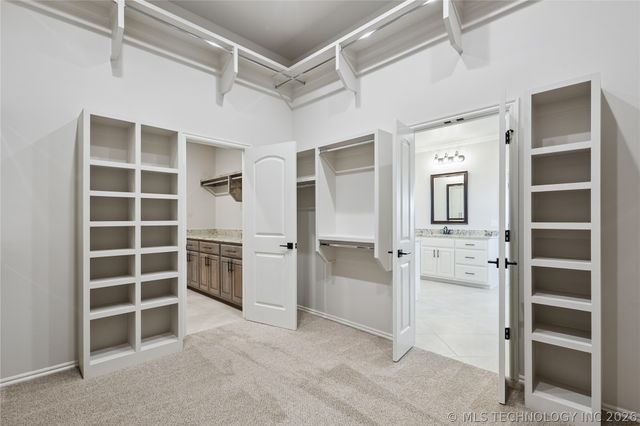 8167 S White Fang Court, Broken Arrow, OK 74014