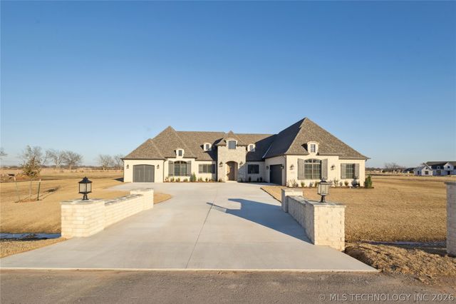 8167 S White Fang Court, Broken Arrow, OK 74014