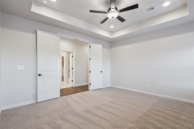 8167 S White Fang Court, Broken Arrow, OK 74014