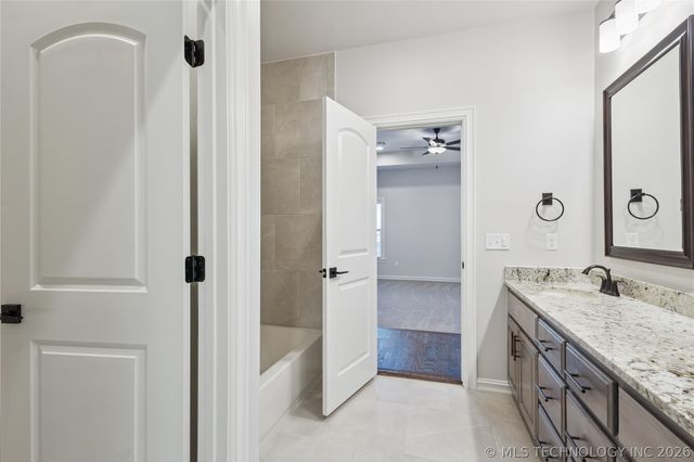 8167 S White Fang Court, Broken Arrow, OK 74014