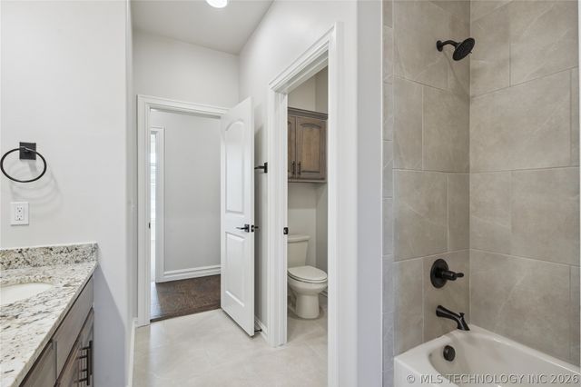 8167 S White Fang Court, Broken Arrow, OK 74014