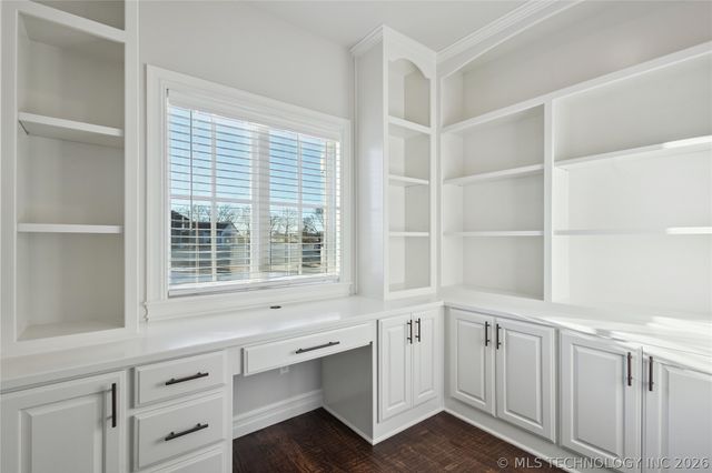 8167 S White Fang Court, Broken Arrow, OK 74014