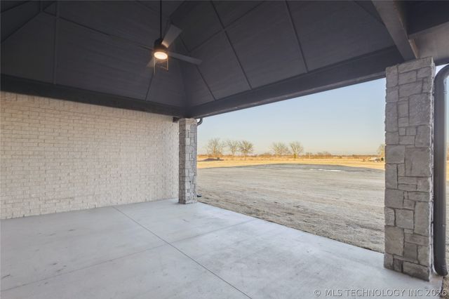 8167 S White Fang Court, Broken Arrow, OK 74014