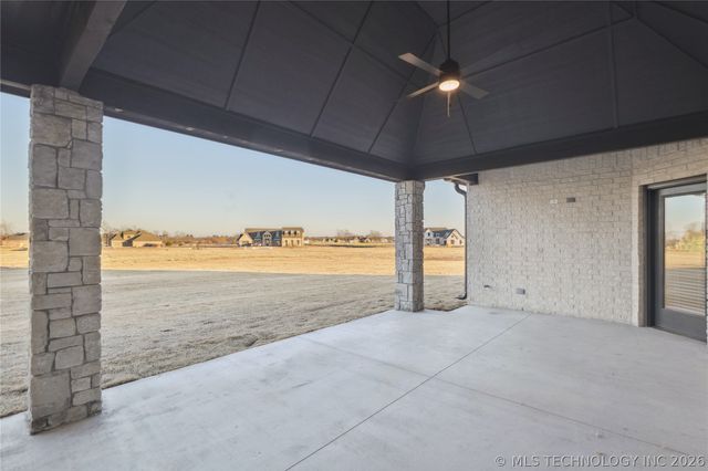 8167 S White Fang Court, Broken Arrow, OK 74014