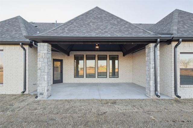 8167 S White Fang Court, Broken Arrow, OK 74014