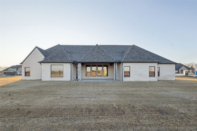 8167 S White Fang Court, Broken Arrow, OK 74014