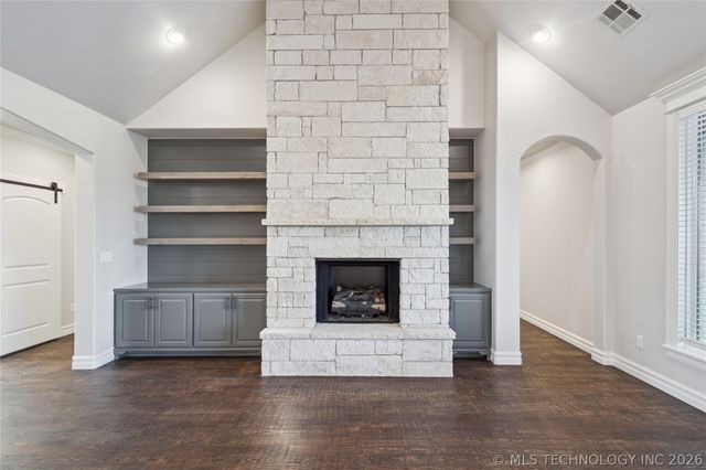 8167 S White Fang Court, Broken Arrow, OK 74014