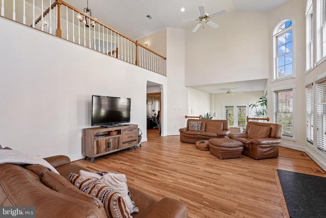 5401 WILLOW FOREST CT, Clifton, VA 20124