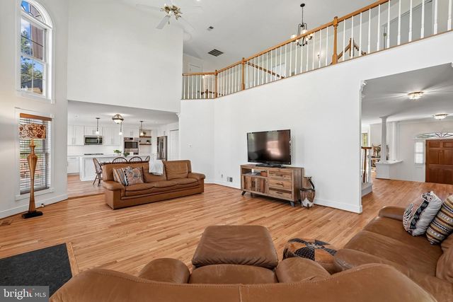 5401 WILLOW FOREST CT, Clifton, VA 20124