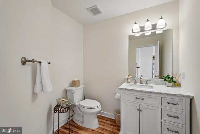 5401 WILLOW FOREST CT, Clifton, VA 20124