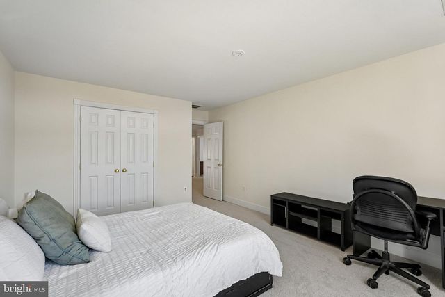 5401 WILLOW FOREST CT, Clifton, VA 20124