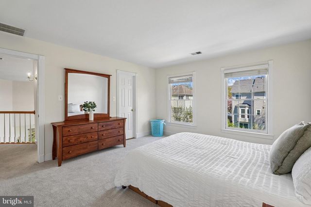 5401 WILLOW FOREST CT, Clifton, VA 20124