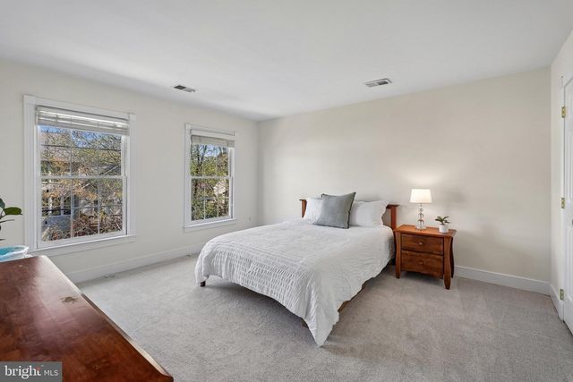 5401 WILLOW FOREST CT, Clifton, VA 20124