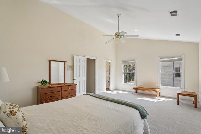 5401 WILLOW FOREST CT, Clifton, VA 20124