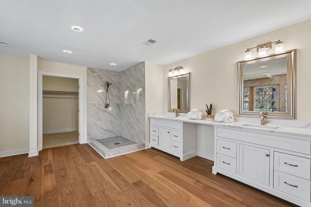 5401 WILLOW FOREST CT, Clifton, VA 20124